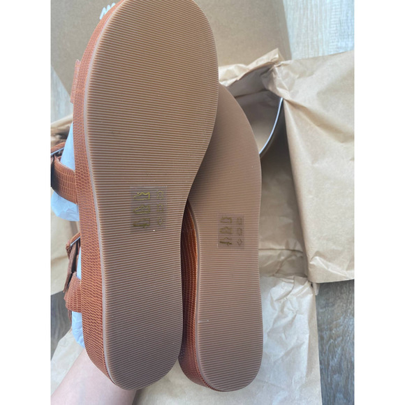 SOLD Madewell The Robin Platform Sandal in Lizard Embossed Leather - Picture 7 of 11